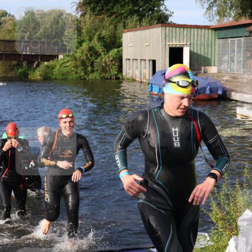 31.08.2025 - Elbe Triathlon Hamburg Luisa Fischer http://msf.ph/oto/8674136 31.08.2025 08:46:54 Schwimmen 247, 259, 266, 309, 383, 385 meine-sportfotos.de
