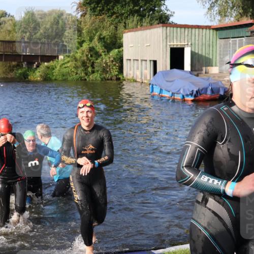 31.08.2025 - Elbe Triathlon Hamburg Luisa Fischer http://msf.ph/oto/8674138 31.08.2025 08:46:54 Schwimmen 247, 259, 266, 309, 383, 385 meine-sportfotos.de