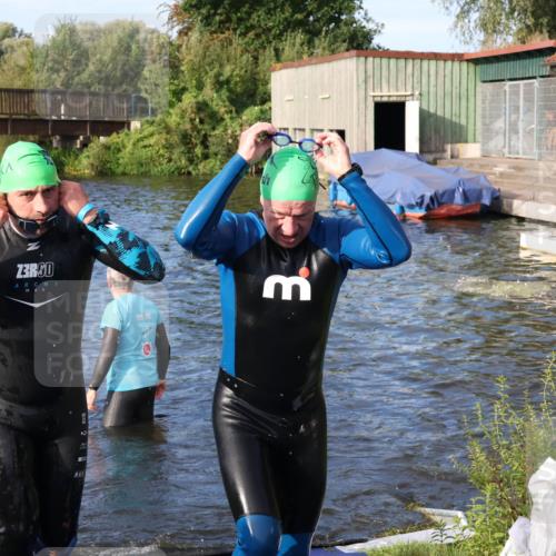 31.08.2025 - Elbe Triathlon Hamburg Luisa Fischer http://msf.ph/oto/8674164 31.08.2025 08:46:58 Schwimmen 259, 266, 383, 385 meine-sportfotos.de