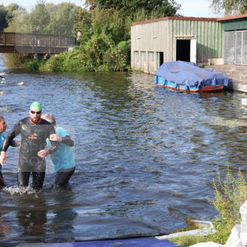 31.08.2025 - Elbe Triathlon Hamburg Luisa Fischer http://msf.ph/oto/8674177 31.08.2025 08:47:07 Schwimmen 310 meine-sportfotos.de