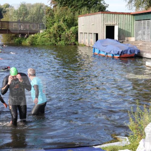 31.08.2025 - Elbe Triathlon Hamburg Luisa Fischer http://msf.ph/oto/8674182 31.08.2025 08:47:08 Schwimmen 310 meine-sportfotos.de
