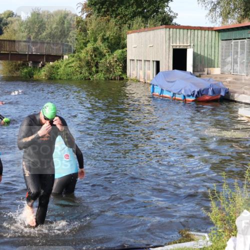 31.08.2025 - Elbe Triathlon Hamburg Luisa Fischer http://msf.ph/oto/8674191 31.08.2025 08:47:09 Schwimmen 310 meine-sportfotos.de