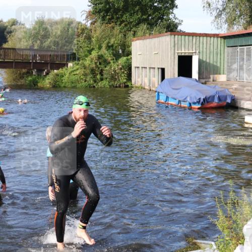 31.08.2025 - Elbe Triathlon Hamburg Luisa Fischer http://msf.ph/oto/8674195 31.08.2025 08:47:10 Schwimmen 310 meine-sportfotos.de