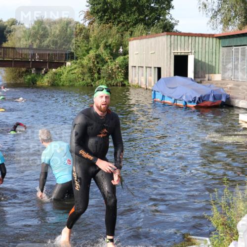 31.08.2025 - Elbe Triathlon Hamburg Luisa Fischer http://msf.ph/oto/8674198 31.08.2025 08:47:10 Schwimmen 310 meine-sportfotos.de