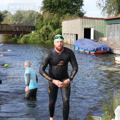 31.08.2025 - Elbe Triathlon Hamburg Luisa Fischer http://msf.ph/oto/8674204 31.08.2025 08:47:11 Schwimmen 290, 310 meine-sportfotos.de