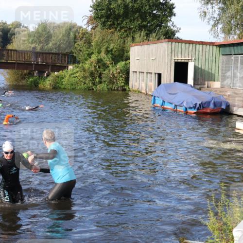 31.08.2025 - Elbe Triathlon Hamburg Luisa Fischer http://msf.ph/oto/8674217 31.08.2025 08:47:17 Schwimmen 290, 347 meine-sportfotos.de