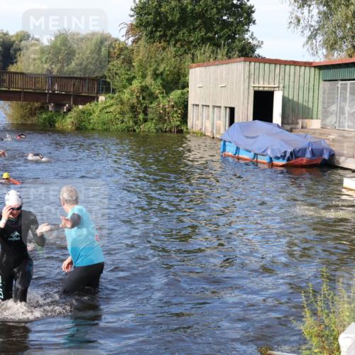 31.08.2025 - Elbe Triathlon Hamburg Luisa Fischer http://msf.ph/oto/8674224 31.08.2025 08:47:18 Schwimmen 290, 347 meine-sportfotos.de