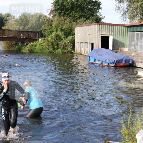 31.08.2025 - Elbe Triathlon Hamburg Luisa Fischer http://msf.ph/oto/8674235 31.08.2025 08:47:19 Schwimmen 290, 347 meine-sportfotos.de