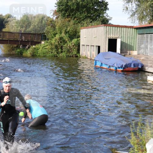 31.08.2025 - Elbe Triathlon Hamburg Luisa Fischer http://msf.ph/oto/8674237 31.08.2025 08:47:19 Schwimmen 290, 347 meine-sportfotos.de