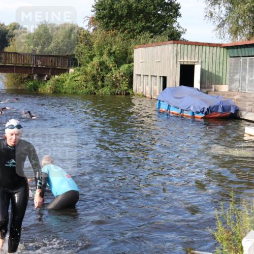 31.08.2025 - Elbe Triathlon Hamburg Luisa Fischer http://msf.ph/oto/8674239 31.08.2025 08:47:20 Schwimmen 290, 347 meine-sportfotos.de
