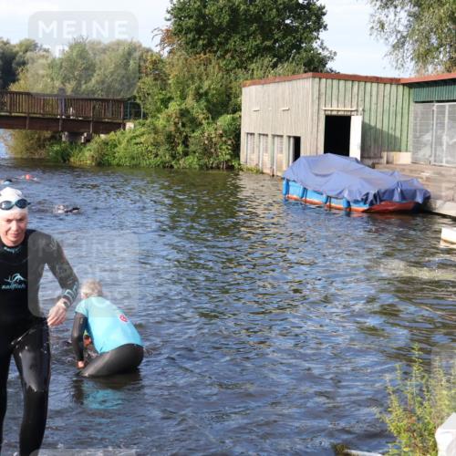 31.08.2025 - Elbe Triathlon Hamburg Luisa Fischer http://msf.ph/oto/8674243 31.08.2025 08:47:20 Schwimmen 290, 347 meine-sportfotos.de