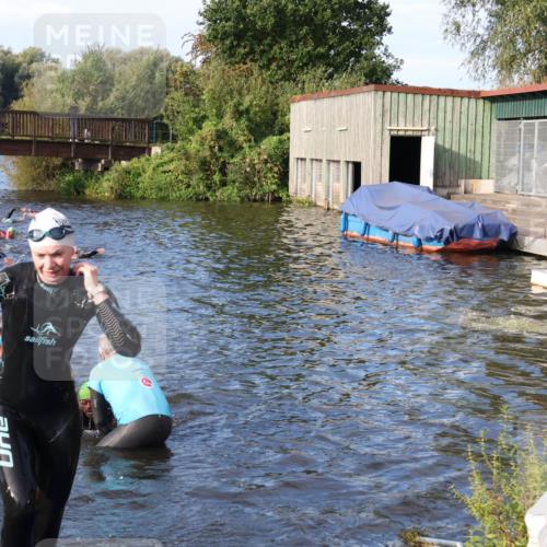 31.08.2025 - Elbe Triathlon Hamburg Luisa Fischer http://msf.ph/oto/8674247 31.08.2025 08:47:21 Schwimmen 290, 347 meine-sportfotos.de