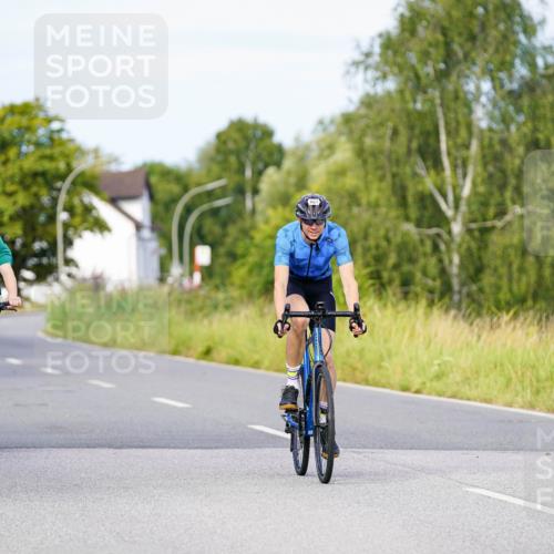 31.08.2025 - Elbe Triathlon Hamburg Michael Burmester http://msf.ph/oto/8674262 31.08.2025 10:14:33 Radfahren 404, 667, 845 meine-sportfotos.de