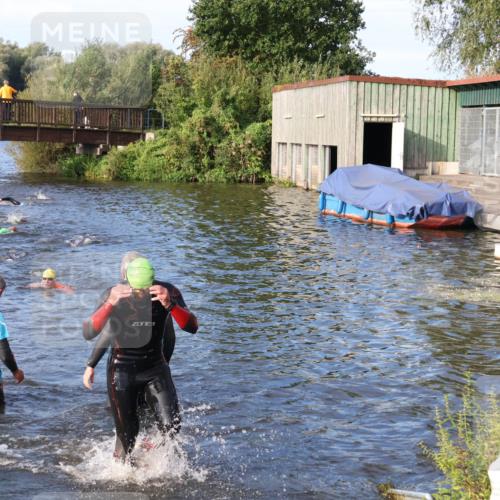 31.08.2025 - Elbe Triathlon Hamburg Luisa Fischer http://msf.ph/oto/8674268 31.08.2025 08:47:23 Schwimmen 290, 347 meine-sportfotos.de