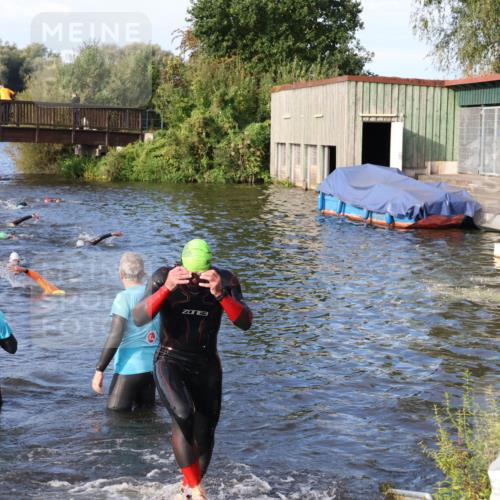 31.08.2025 - Elbe Triathlon Hamburg Luisa Fischer http://msf.ph/oto/8674274 31.08.2025 08:47:24 Schwimmen 290, 347 meine-sportfotos.de