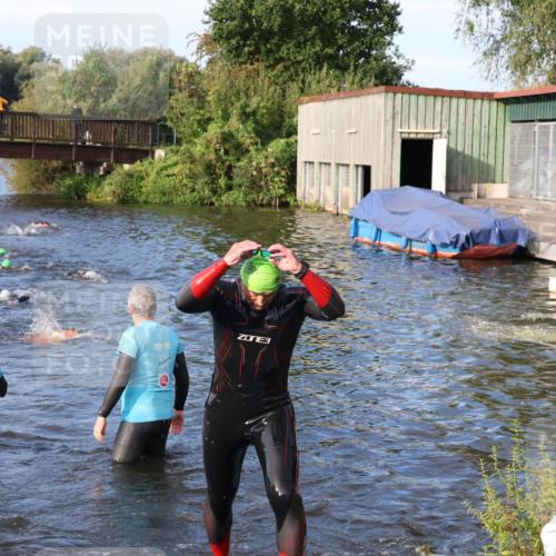 31.08.2025 - Elbe Triathlon Hamburg Luisa Fischer http://msf.ph/oto/8674279 31.08.2025 08:47:25 Schwimmen 290, 347 meine-sportfotos.de
