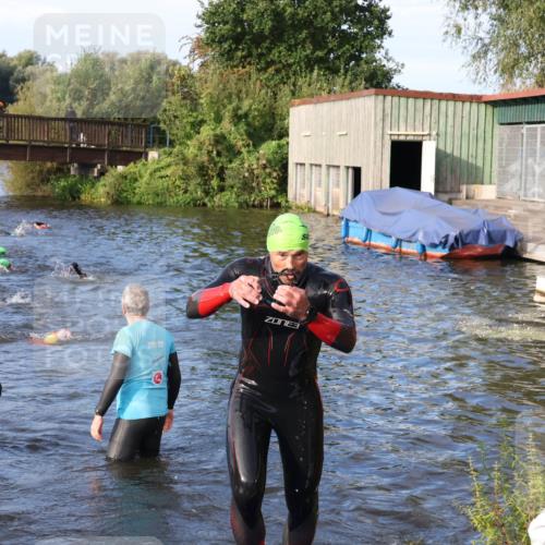 31.08.2025 - Elbe Triathlon Hamburg Luisa Fischer http://msf.ph/oto/8674281 31.08.2025 08:47:25 Schwimmen 290, 347 meine-sportfotos.de
