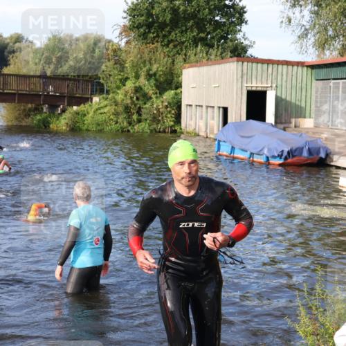 31.08.2025 - Elbe Triathlon Hamburg Luisa Fischer http://msf.ph/oto/8674284 31.08.2025 08:47:25 Schwimmen 290, 347 meine-sportfotos.de