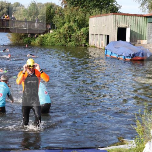 31.08.2025 - Elbe Triathlon Hamburg Luisa Fischer http://msf.ph/oto/8674302 31.08.2025 08:47:35 Schwimmen 351, 357, 366 meine-sportfotos.de