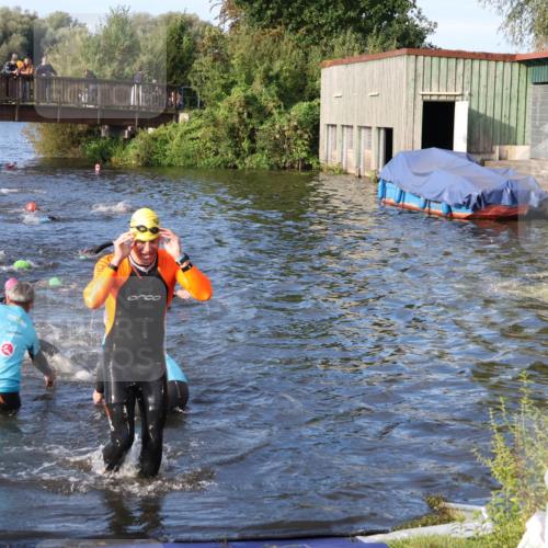 31.08.2025 - Elbe Triathlon Hamburg Luisa Fischer http://msf.ph/oto/8674304 31.08.2025 08:47:35 Schwimmen 351, 357, 366 meine-sportfotos.de
