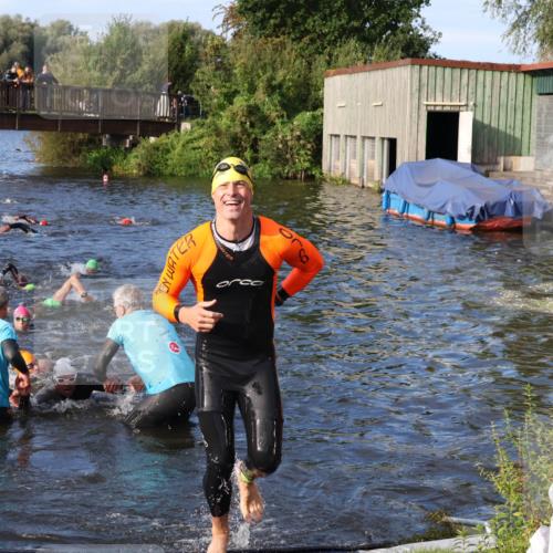 31.08.2025 - Elbe Triathlon Hamburg Luisa Fischer http://msf.ph/oto/8674316 31.08.2025 08:47:36 Schwimmen 351, 357, 366, 371 meine-sportfotos.de
