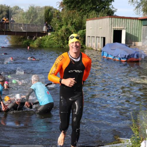 31.08.2025 - Elbe Triathlon Hamburg Luisa Fischer http://msf.ph/oto/8674320 31.08.2025 08:47:37 Schwimmen 351, 357, 366, 371 meine-sportfotos.de
