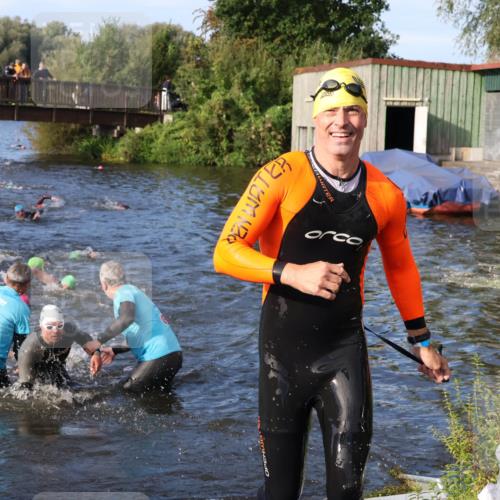 31.08.2025 - Elbe Triathlon Hamburg Luisa Fischer http://msf.ph/oto/8674327 31.08.2025 08:47:37 Schwimmen 351, 357, 366, 371 meine-sportfotos.de