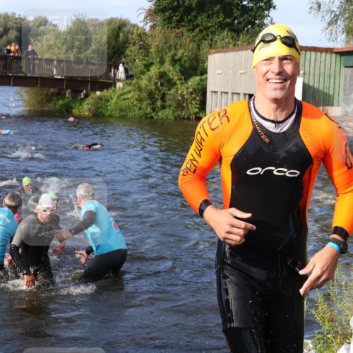 31.08.2025 - Elbe Triathlon Hamburg Luisa Fischer http://msf.ph/oto/8674329 31.08.2025 08:47:38 Schwimmen 278, 351, 357, 366, 371 meine-sportfotos.de