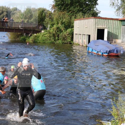 31.08.2025 - Elbe Triathlon Hamburg Luisa Fischer http://msf.ph/oto/8674340 31.08.2025 08:47:39 Schwimmen 278, 351, 357, 366, 371 meine-sportfotos.de