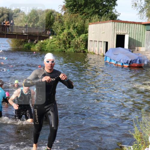 31.08.2025 - Elbe Triathlon Hamburg Luisa Fischer http://msf.ph/oto/8674347 31.08.2025 08:47:40 Schwimmen 278, 316, 351, 357, 366, 371 meine-sportfotos.de