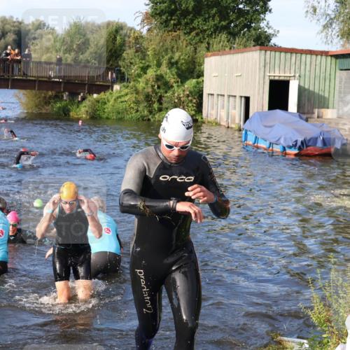 31.08.2025 - Elbe Triathlon Hamburg Luisa Fischer http://msf.ph/oto/8674353 31.08.2025 08:47:41 Schwimmen 249, 278, 316, 351, 357, 366, 371 meine-sportfotos.de
