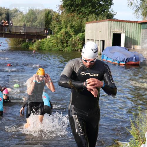 31.08.2025 - Elbe Triathlon Hamburg Luisa Fischer http://msf.ph/oto/8674355 31.08.2025 08:47:41 Schwimmen 249, 278, 316, 351, 357, 366, 371 meine-sportfotos.de