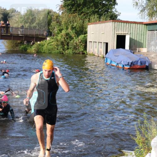 31.08.2025 - Elbe Triathlon Hamburg Luisa Fischer http://msf.ph/oto/8674368 31.08.2025 08:47:42 Schwimmen 249, 278, 316, 357, 366, 371 meine-sportfotos.de