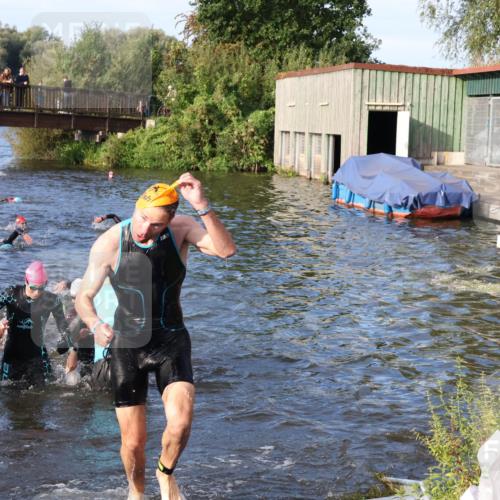 31.08.2025 - Elbe Triathlon Hamburg Luisa Fischer http://msf.ph/oto/8674370 31.08.2025 08:47:43 Schwimmen 249, 278, 282, 316, 357, 366, 371 meine-sportfotos.de