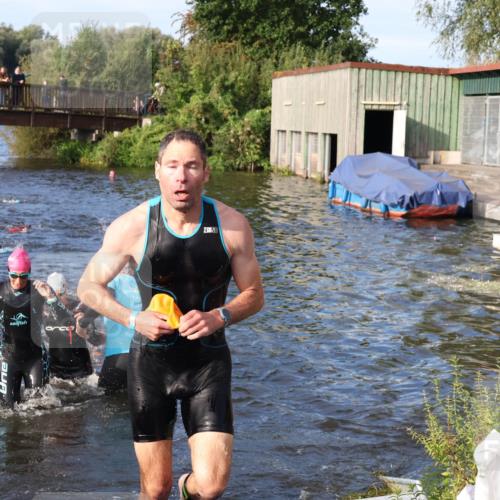 31.08.2025 - Elbe Triathlon Hamburg Luisa Fischer http://msf.ph/oto/8674377 31.08.2025 08:47:43 Schwimmen 249, 278, 282, 316, 357, 366, 371 meine-sportfotos.de