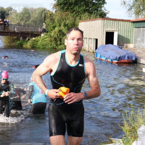 31.08.2025 - Elbe Triathlon Hamburg Luisa Fischer http://msf.ph/oto/8674379 31.08.2025 08:47:44 Schwimmen 249, 278, 282, 316, 357, 366, 371 meine-sportfotos.de