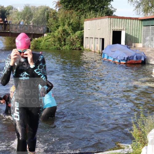 31.08.2025 - Elbe Triathlon Hamburg Luisa Fischer http://msf.ph/oto/8674402 31.08.2025 08:47:47 Schwimmen 249, 278, 282, 308, 316, 357, 371 meine-sportfotos.de