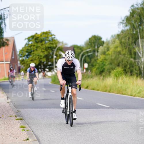 31.08.2025 - Elbe Triathlon Hamburg Michael Burmester http://msf.ph/oto/8674419 31.08.2025 10:14:55 Radfahren 615, 617, 717, 800 meine-sportfotos.de