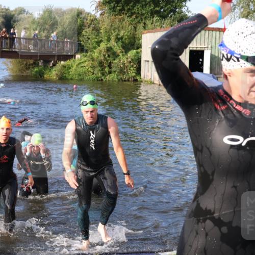 31.08.2025 - Elbe Triathlon Hamburg Luisa Fischer http://msf.ph/oto/8674423 31.08.2025 08:47:49 Schwimmen 249, 278, 282, 308, 316, 371 meine-sportfotos.de