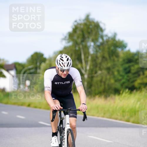 31.08.2025 - Elbe Triathlon Hamburg Michael Burmester http://msf.ph/oto/8674431 31.08.2025 10:14:56 Radfahren 615, 617, 717, 758, 800 meine-sportfotos.de