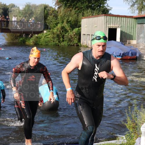 31.08.2025 - Elbe Triathlon Hamburg Luisa Fischer http://msf.ph/oto/8674434 31.08.2025 08:47:51 Schwimmen 249, 278, 282, 308, 316 meine-sportfotos.de