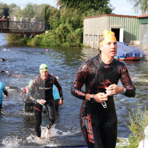 31.08.2025 - Elbe Triathlon Hamburg Luisa Fischer http://msf.ph/oto/8674446 31.08.2025 08:47:52 Schwimmen 249, 278, 282, 308, 316, 330 meine-sportfotos.de
