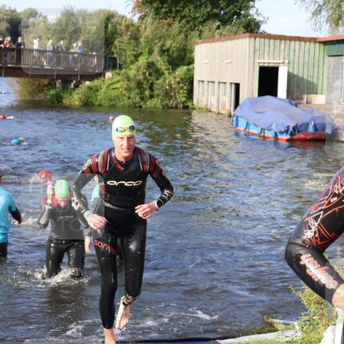 31.08.2025 - Elbe Triathlon Hamburg Luisa Fischer http://msf.ph/oto/8674450 31.08.2025 08:47:53 Schwimmen 249, 282, 308, 316, 330 meine-sportfotos.de