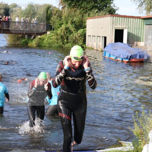 31.08.2025 - Elbe Triathlon Hamburg Luisa Fischer http://msf.ph/oto/8674456 31.08.2025 08:47:53 Schwimmen 249, 282, 308, 316, 330 meine-sportfotos.de