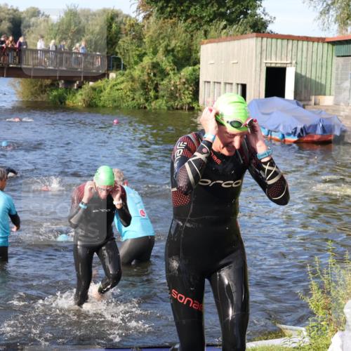 31.08.2025 - Elbe Triathlon Hamburg Luisa Fischer http://msf.ph/oto/8674458 31.08.2025 08:47:54 Schwimmen 249, 282, 308, 316, 330, 341 meine-sportfotos.de