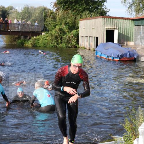 31.08.2025 - Elbe Triathlon Hamburg Luisa Fischer http://msf.ph/oto/8674471 31.08.2025 08:47:55 Schwimmen 249, 282, 297, 308, 330, 341 meine-sportfotos.de