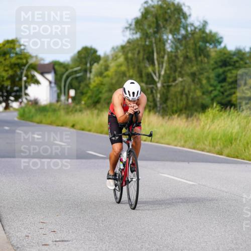 31.08.2025 - Elbe Triathlon Hamburg Michael Burmester http://msf.ph/oto/8674474 31.08.2025 10:15:04 Radfahren 455, 758, 864 meine-sportfotos.de