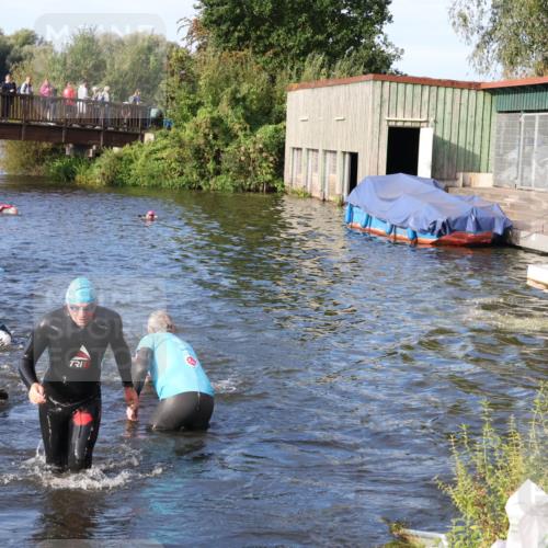 31.08.2025 - Elbe Triathlon Hamburg Luisa Fischer http://msf.ph/oto/8674491 31.08.2025 08:47:59 Schwimmen 258, 297, 308, 330, 341 meine-sportfotos.de
