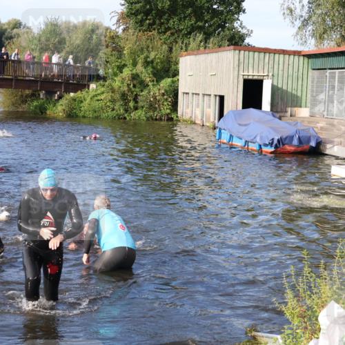 31.08.2025 - Elbe Triathlon Hamburg Luisa Fischer http://msf.ph/oto/8674494 31.08.2025 08:47:59 Schwimmen 258, 297, 308, 330, 341 meine-sportfotos.de