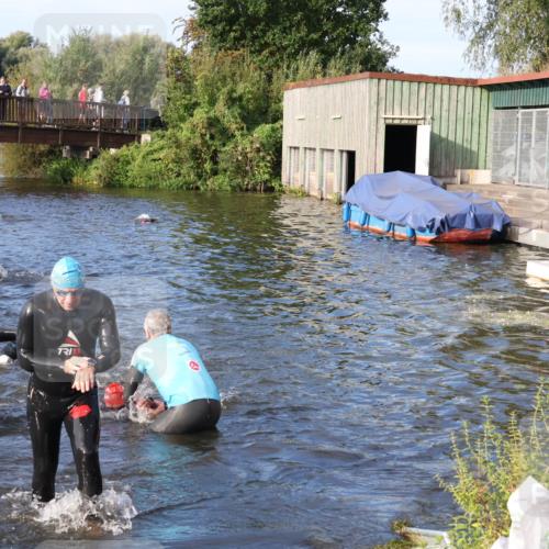 31.08.2025 - Elbe Triathlon Hamburg Luisa Fischer http://msf.ph/oto/8674500 31.08.2025 08:48:00 Schwimmen 258, 297, 330, 341 meine-sportfotos.de